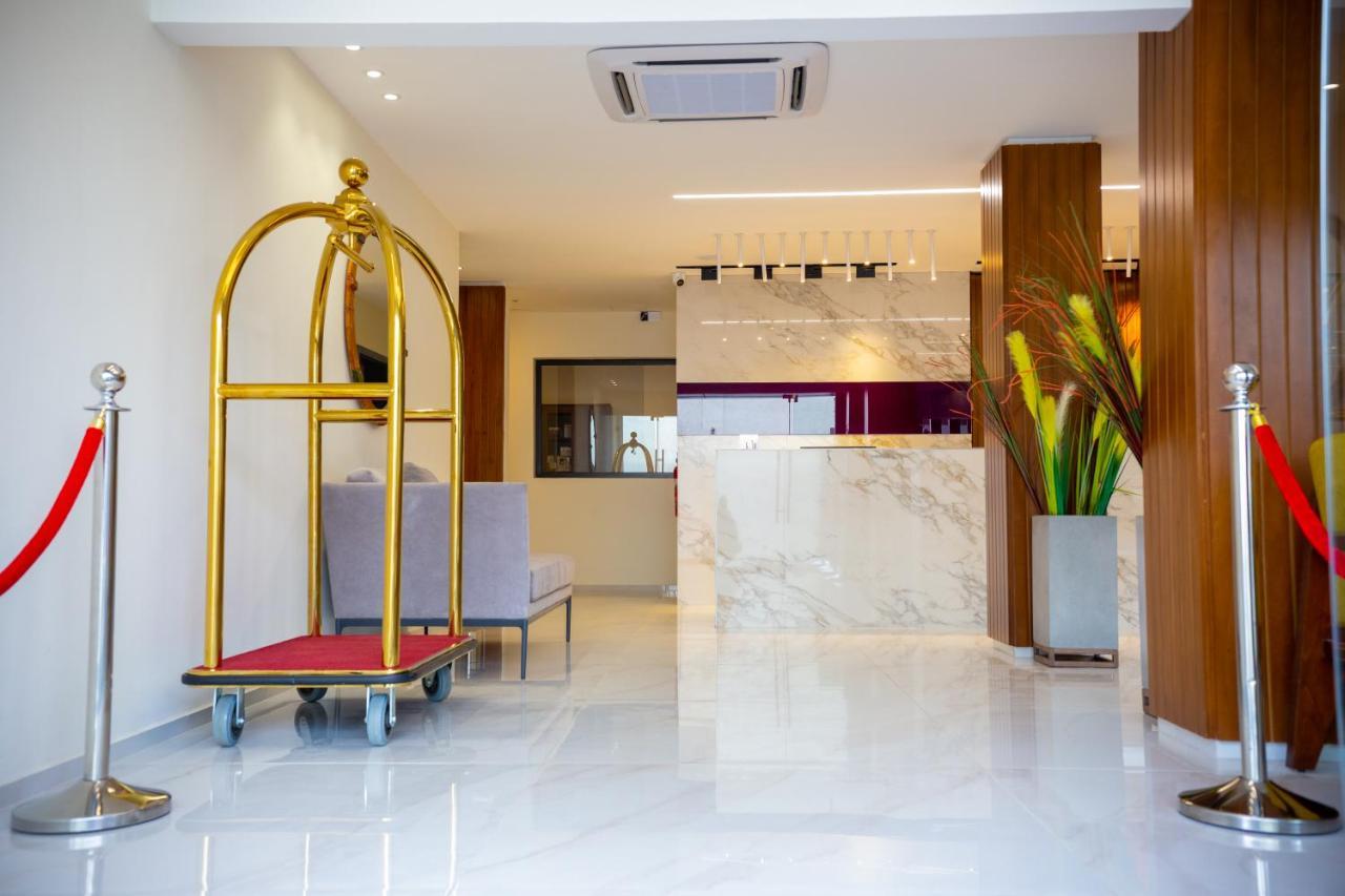 Silver Moon Hotel Abidjan Exterior foto