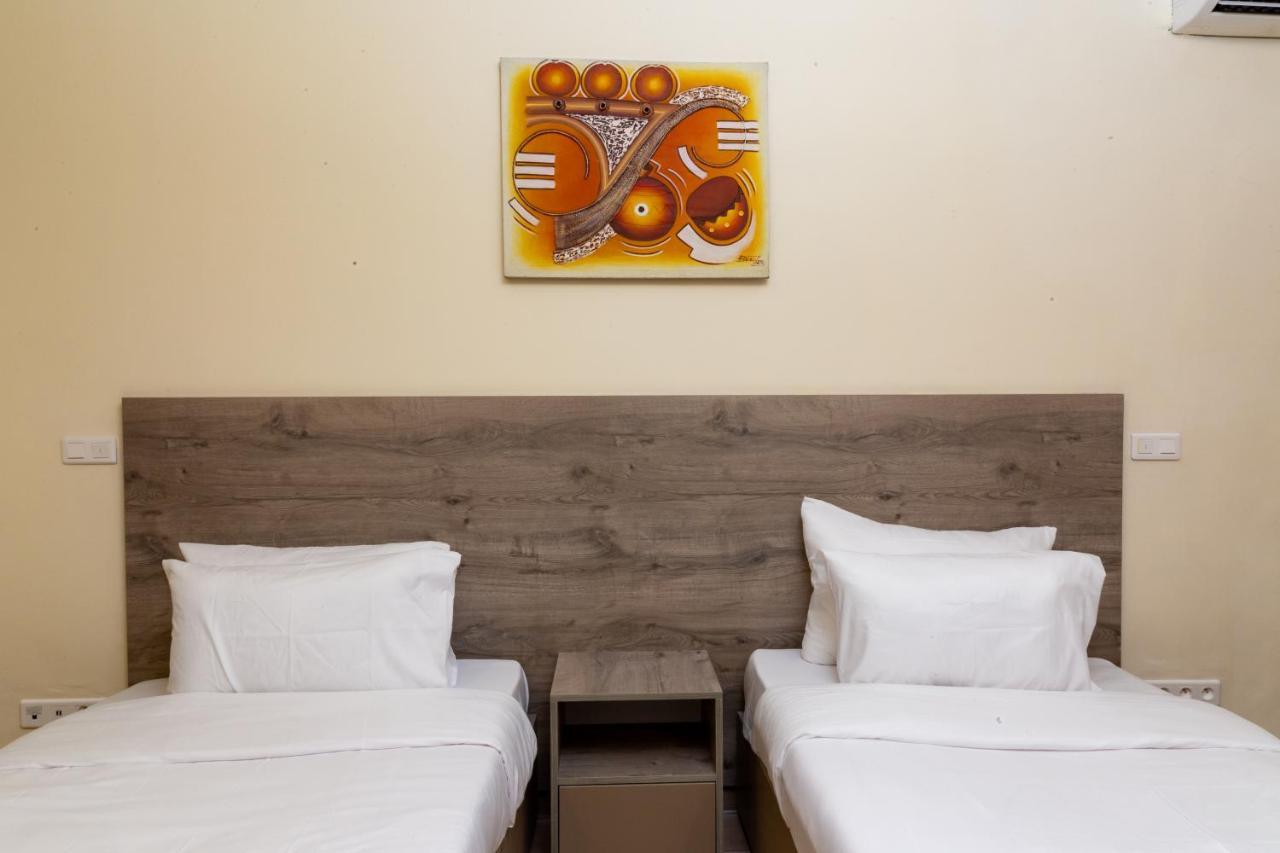Silver Moon Hotel Abidjan Exterior foto